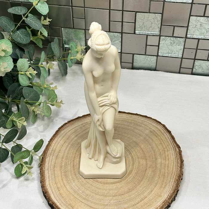 Faro of Italy Vintage Resin Statue - Classical Nude Lady Figurine