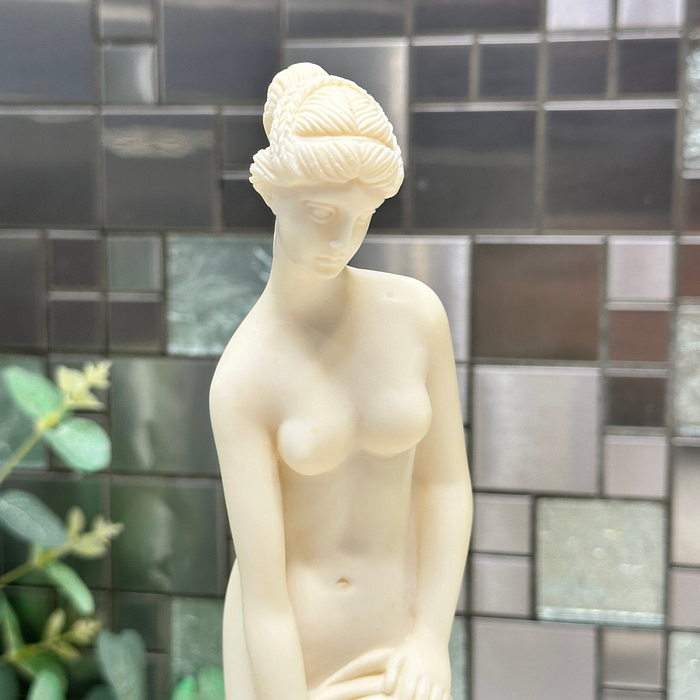 Faro of Italy Vintage Resin Statue - Classical Nude Lady Figurine