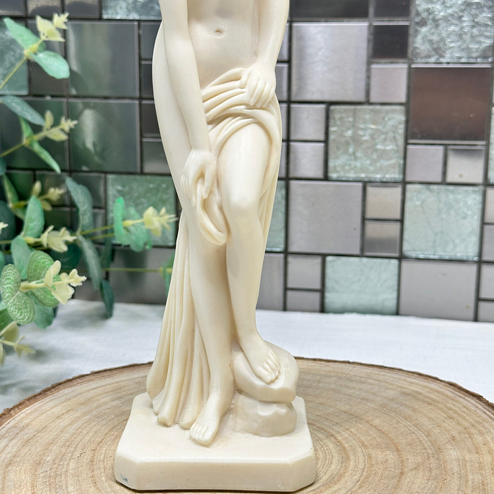 Faro of Italy Vintage Resin Statue - Classical Nude Lady Figurine