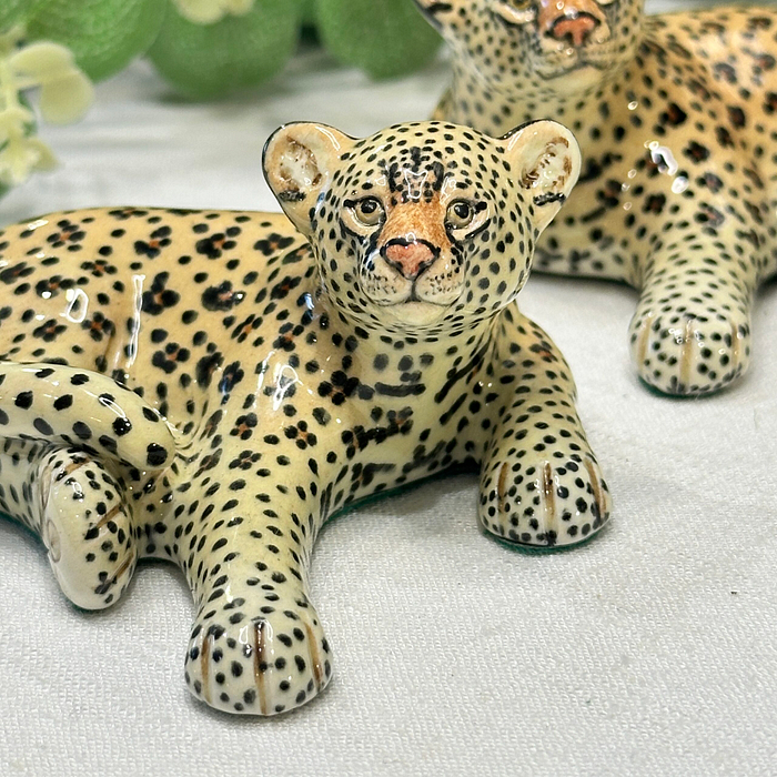 Miranda C Smith Studio Pottery Leopards Cheetahs Figurines Pair Vintage