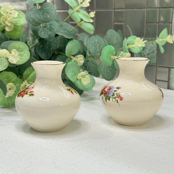 Title: Pair Sadler 103 Bud Vases Floral Bulbous Shape Gold Trim