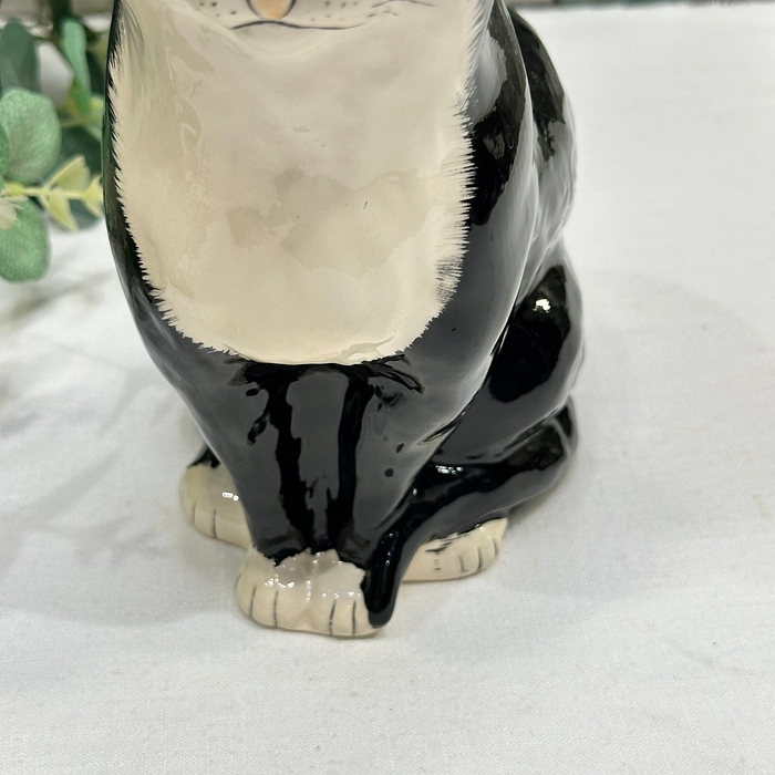 Vintage Babbacombe Pottery Black & White Sitting Cat - Hand-Painted Collectable