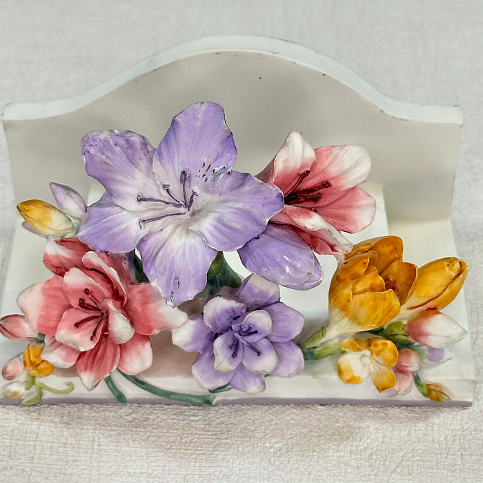 Vintage Shudehill Giftware Ceramic Coaster Holder 3D Floral Design