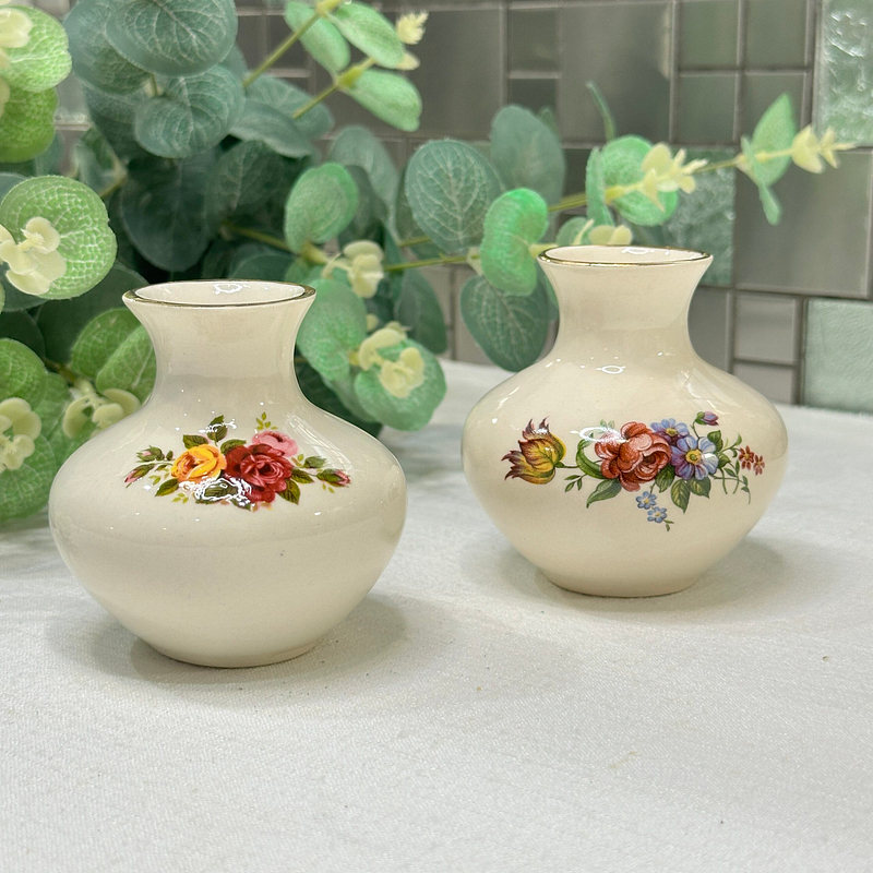 Title: Pair Sadler 103 Bud Vases Floral Bulbous Shape Gold Trim