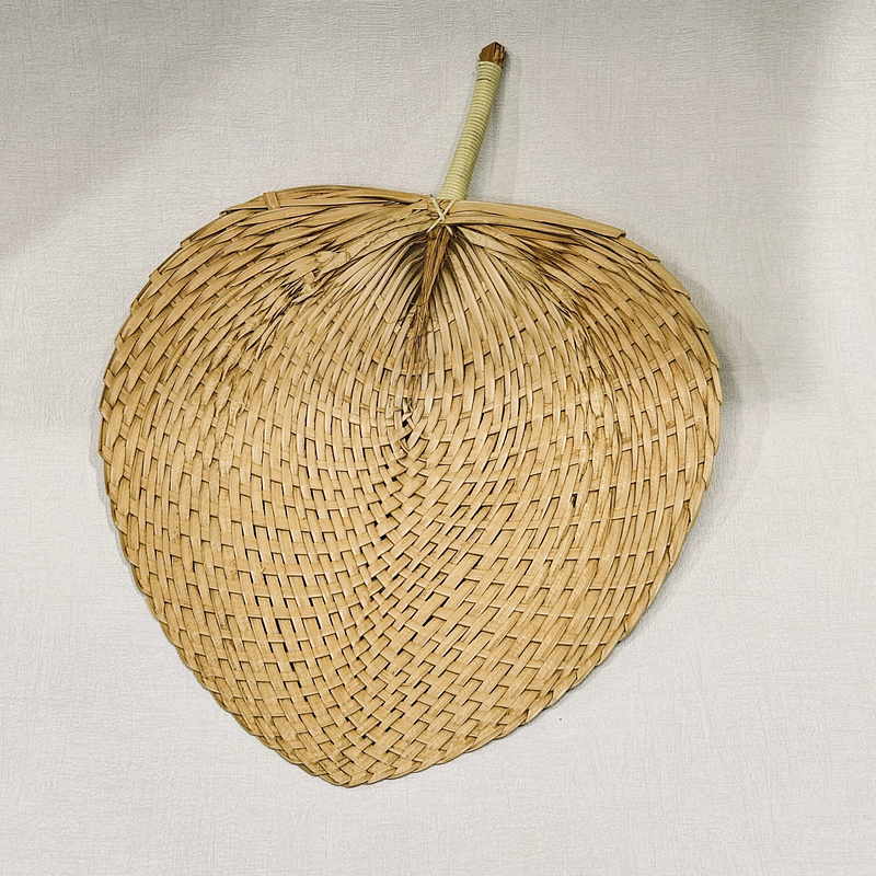 Vintage Heart Shaped Raffia Fan Bamboo Woven Handheld Palm Leaf Decor